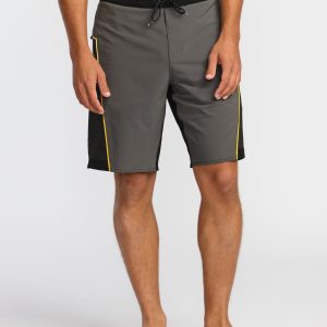 Straddie Pro Performance 20 Boardshorts - Pewter